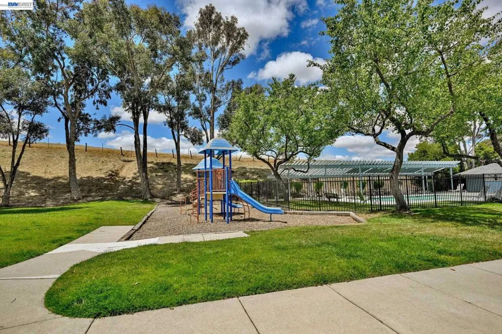1202 Spring Valley Cmn Livermore, CA 94551