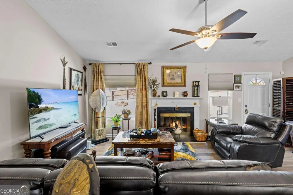 6324 Amberly RD Rex, GA 30273