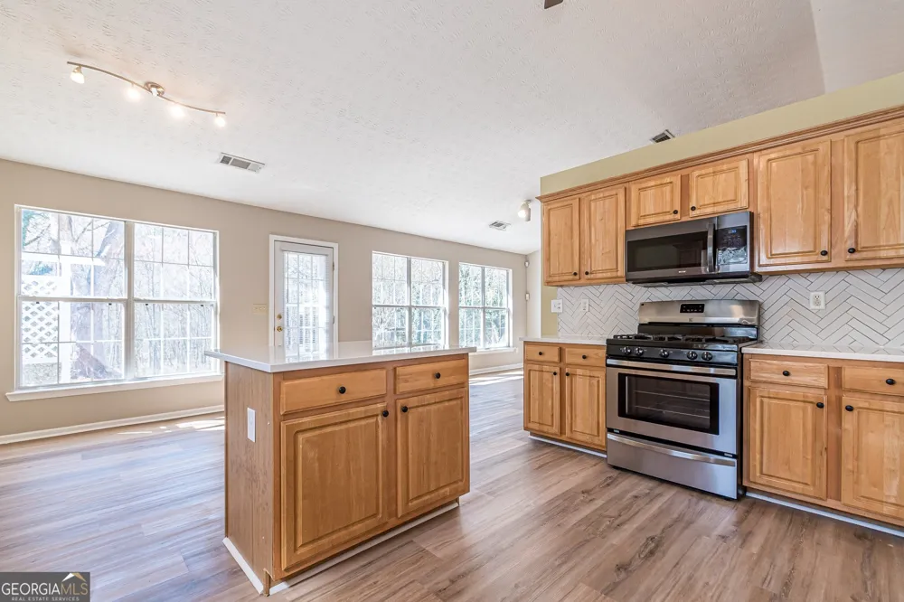 5755 Lakeview CIR Lithonia, GA 30058