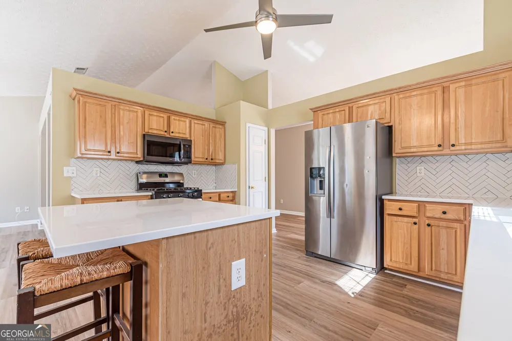 5755 Lakeview CIR Lithonia, GA 30058