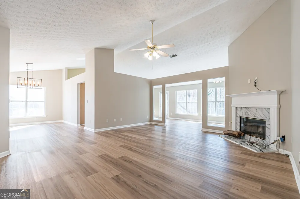 5755 Lakeview CIR Lithonia, GA 30058