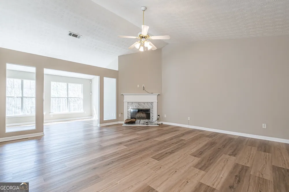 5755 Lakeview CIR Lithonia, GA 30058