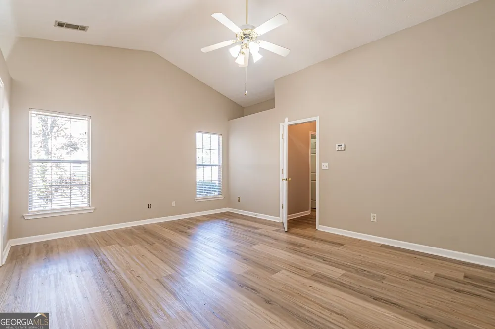 5755 Lakeview CIR Lithonia, GA 30058