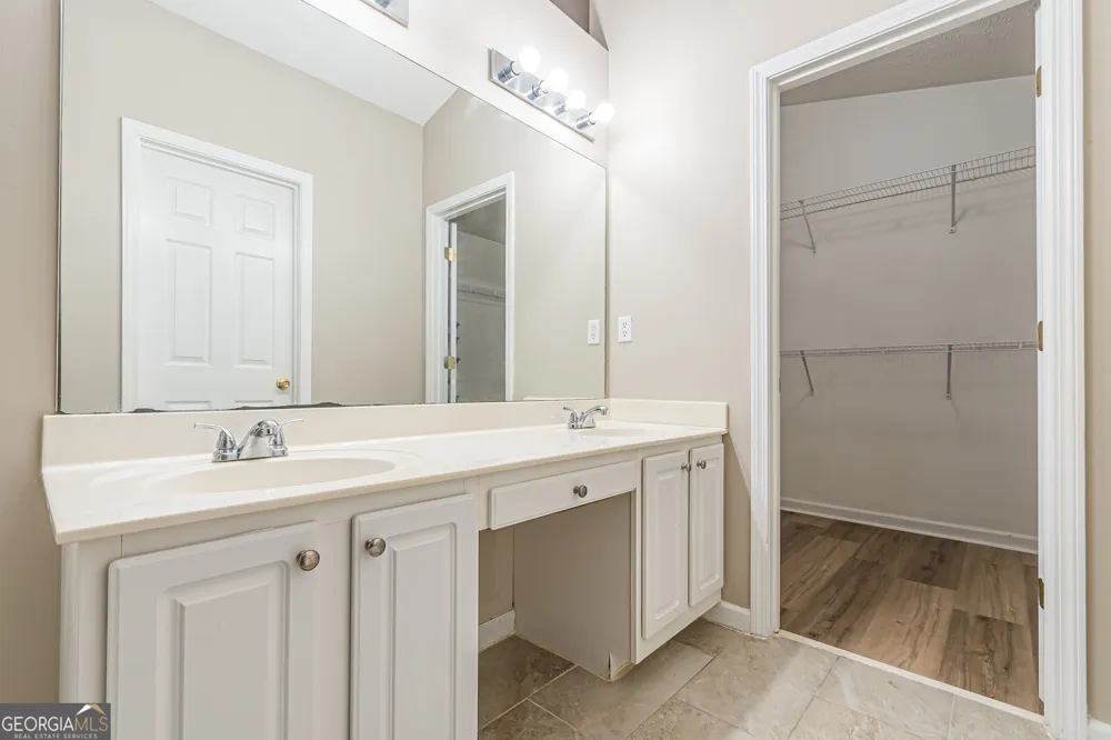 5755 Lakeview CIR Lithonia, GA 30058