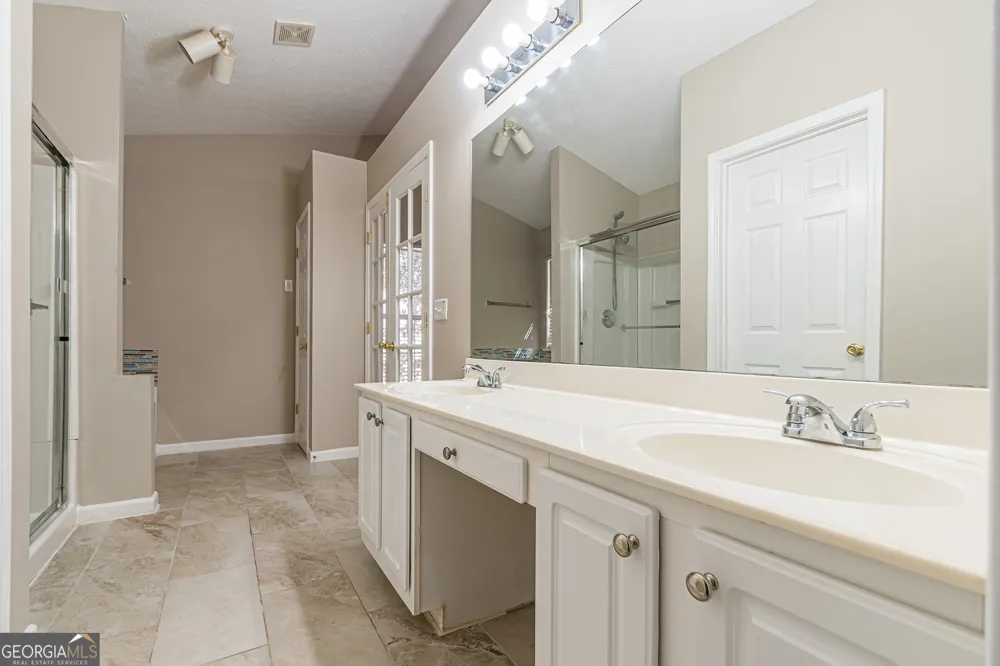 5755 Lakeview CIR Lithonia, GA 30058