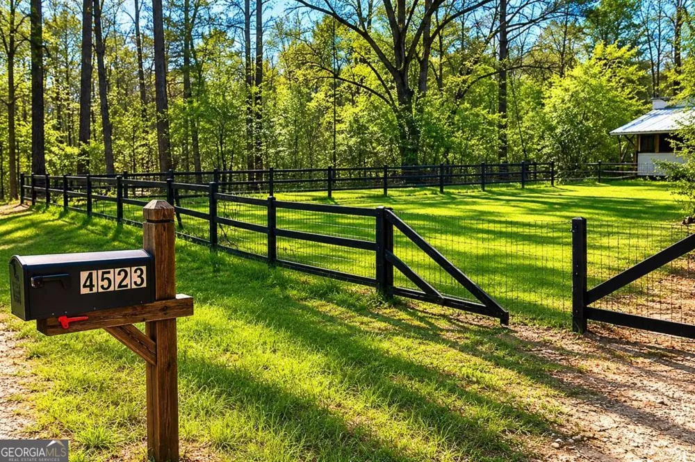 4523 Riverside DR SW Lilburn, GA 30047