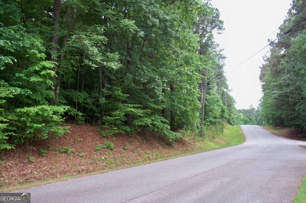 1390 Northwoods DR Greensboro, GA 30642