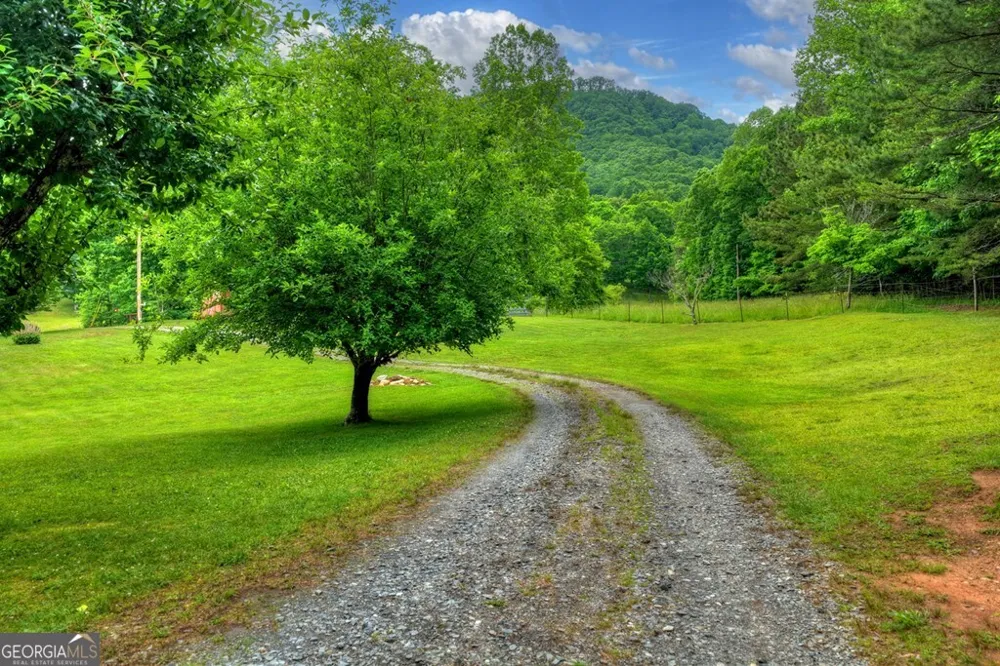 20.11 AC Mountain View RD McCaysville, GA 30555