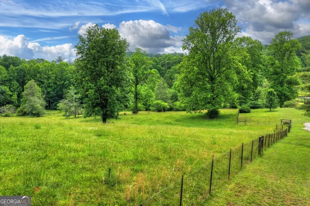20.11 AC Mountain View RD McCaysville, GA 30555