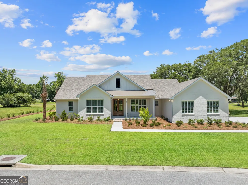 32 Pearl CT Waverly, GA 31565