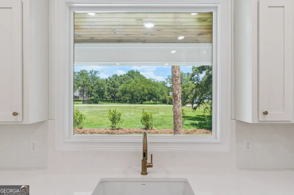 32 Pearl CT Waverly, GA 31565