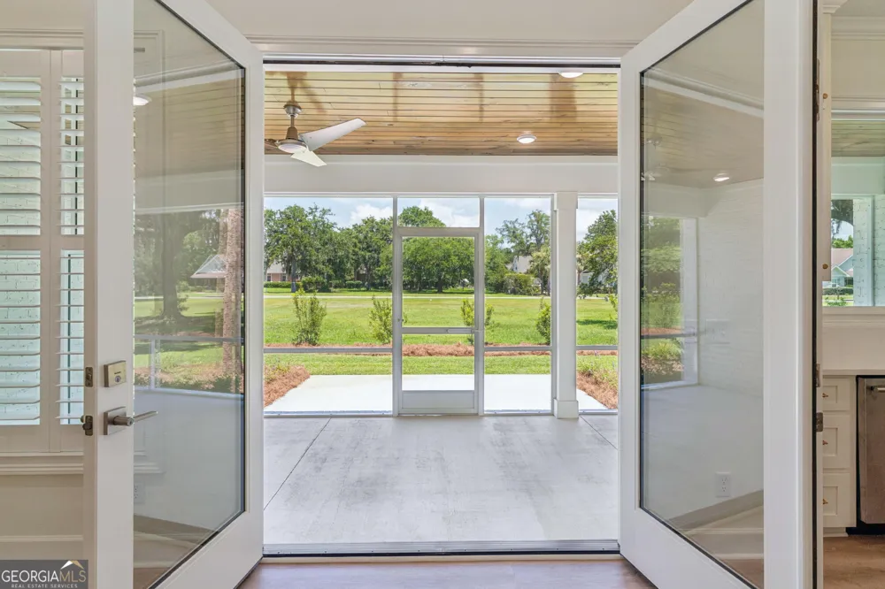 32 Pearl CT Waverly, GA 31565