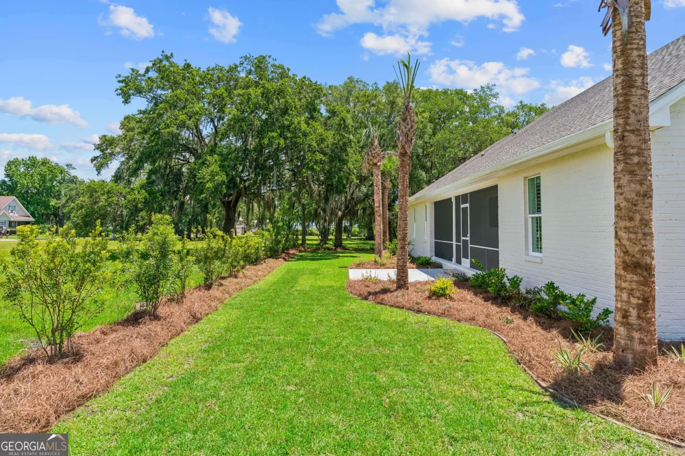 32 Pearl CT Waverly, GA 31565