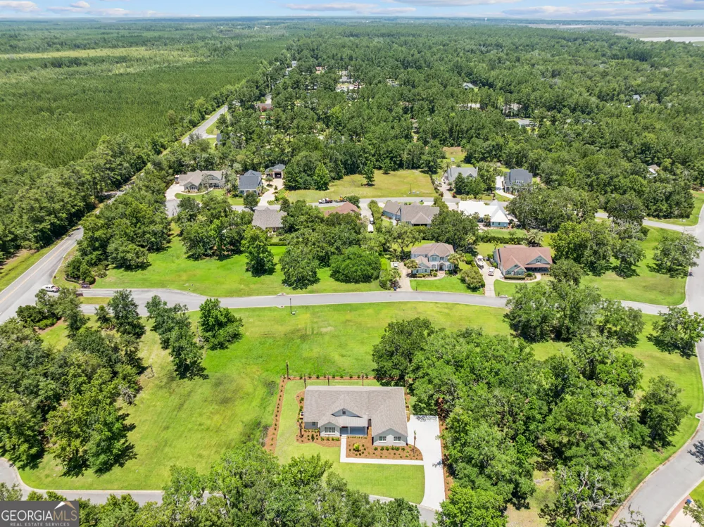 32 Pearl CT Waverly, GA 31565