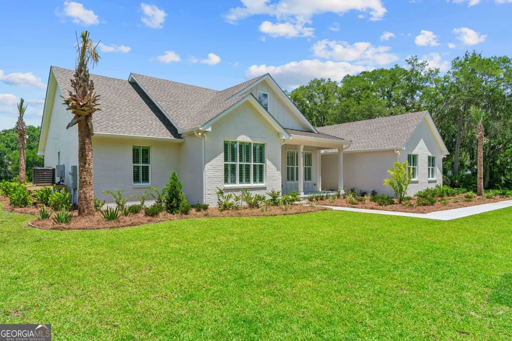 32 Pearl CT Waverly, GA 31565