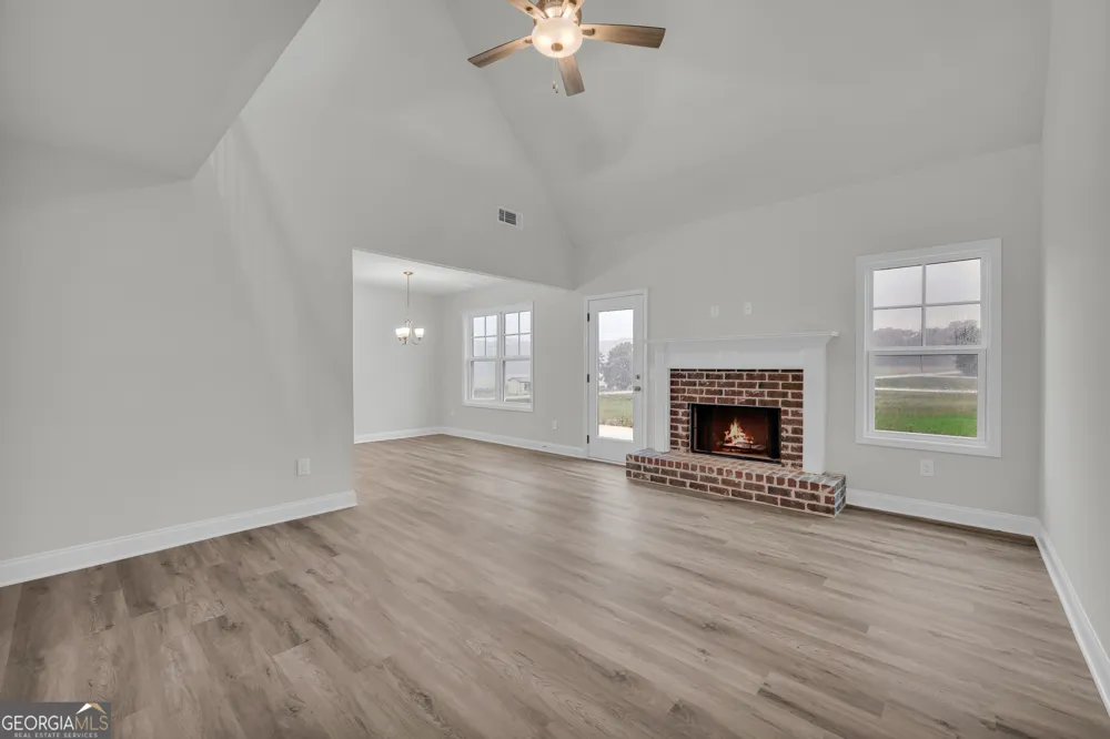 35 Sewell RD Lavonia, GA 30553