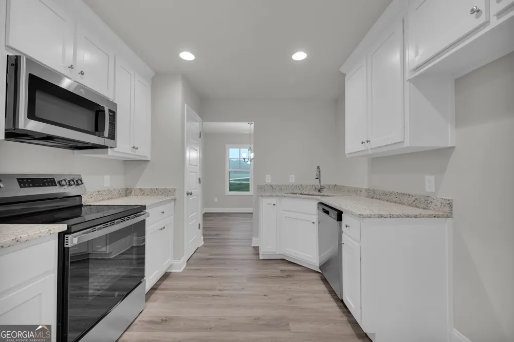 35 Sewell RD Lavonia, GA 30553