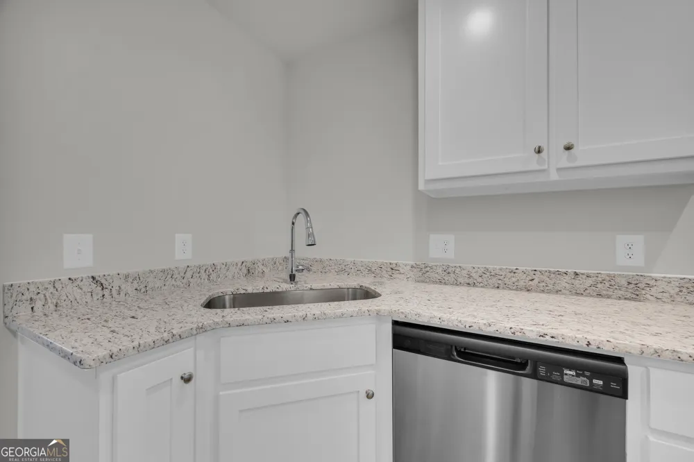 35 Sewell RD Lavonia, GA 30553