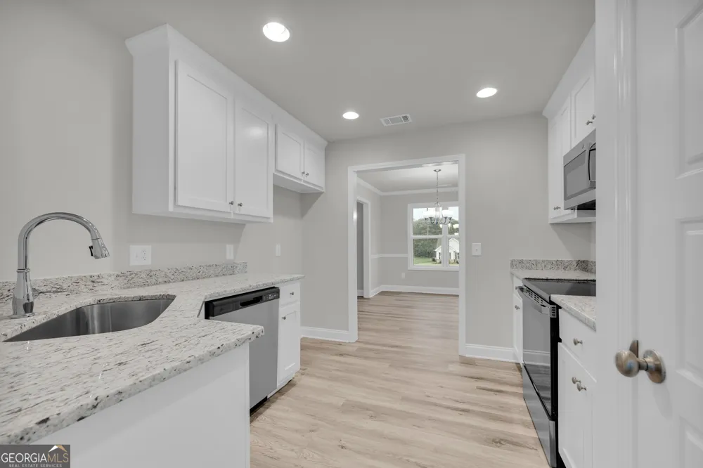 35 Sewell RD Lavonia, GA 30553