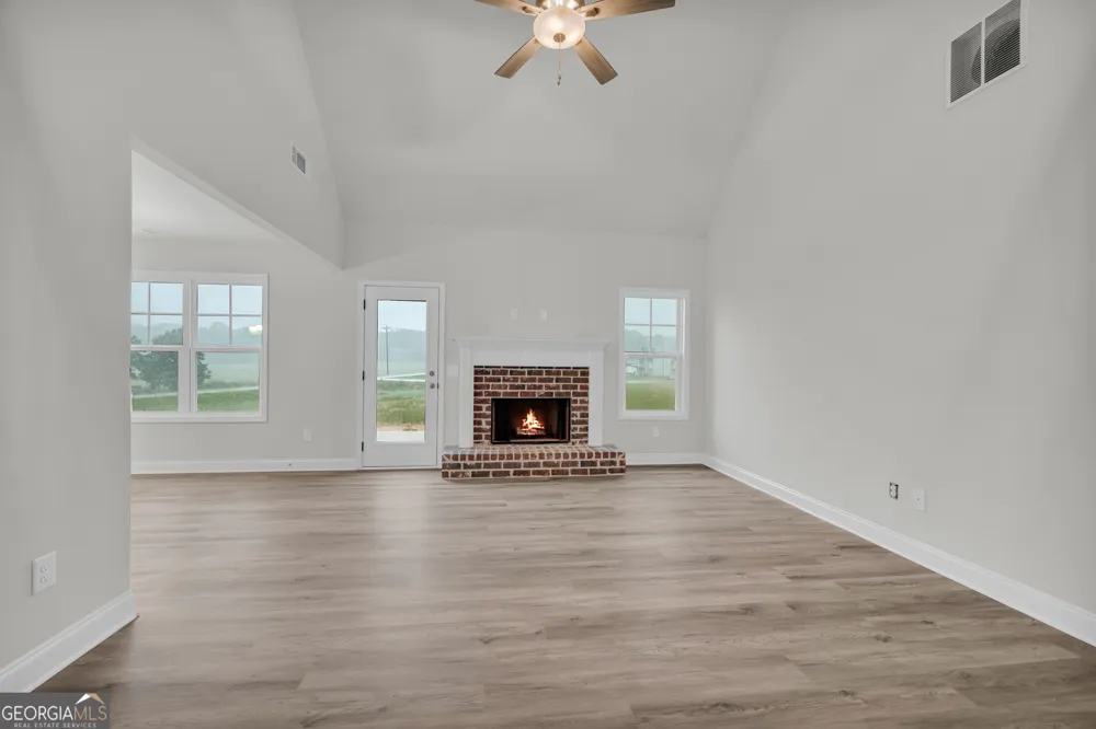 35 Sewell RD Lavonia, GA 30553