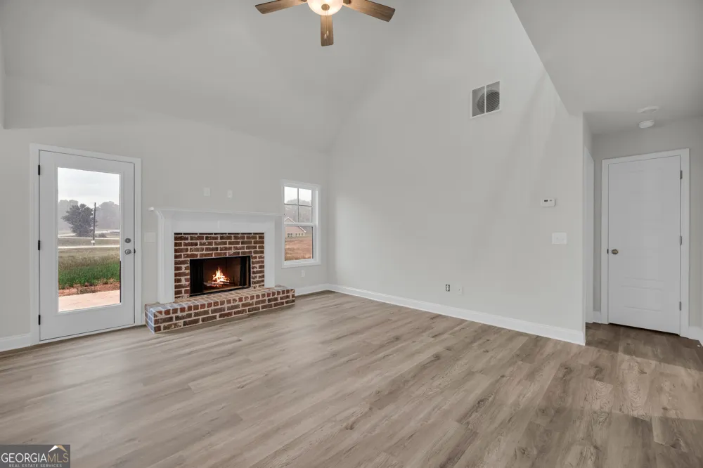 35 Sewell RD Lavonia, GA 30553