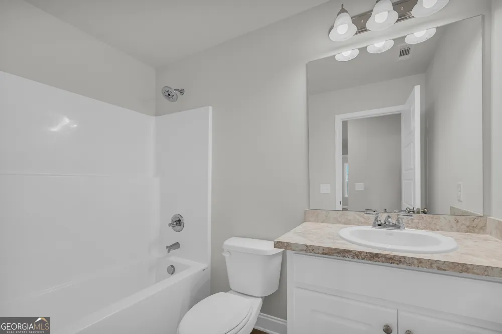 35 Sewell RD Lavonia, GA 30553