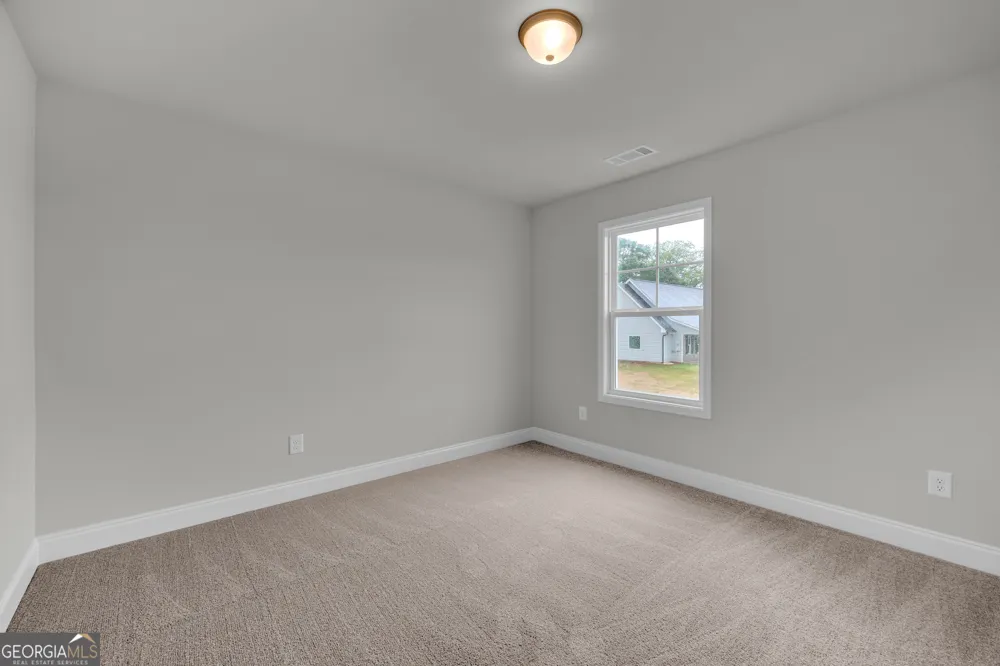 35 Sewell RD Lavonia, GA 30553