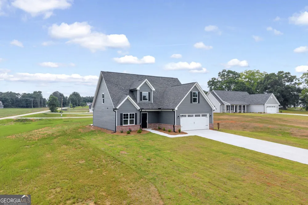 35 Sewell RD Lavonia, GA 30553