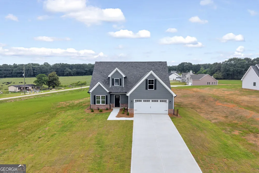 35 Sewell RD Lavonia, GA 30553