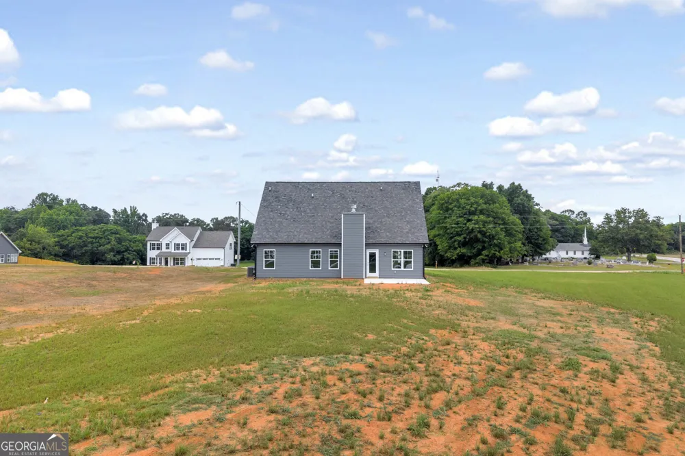 35 Sewell RD Lavonia, GA 30553