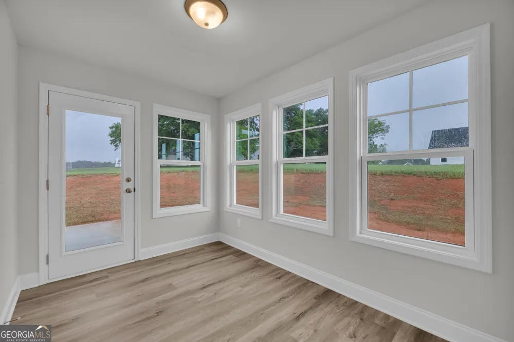 1347 S Fairview RD Lavonia, GA 30553