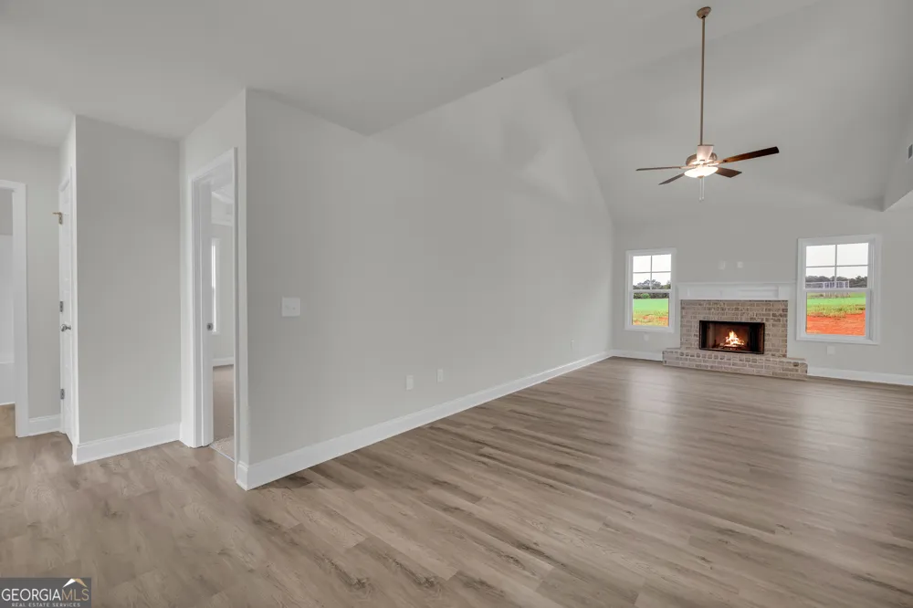 1347 S Fairview RD Lavonia, GA 30553