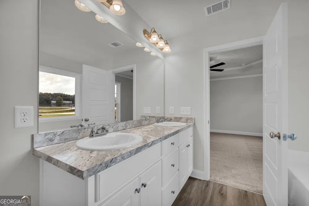 1347 S Fairview RD Lavonia, GA 30553
