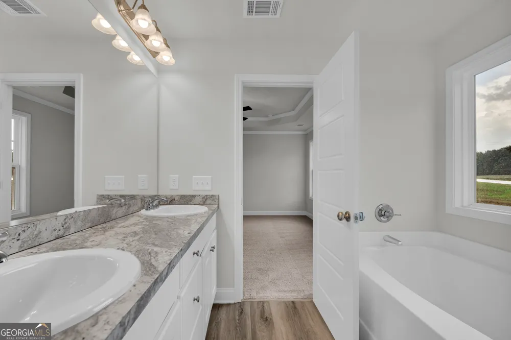 1347 S Fairview RD Lavonia, GA 30553