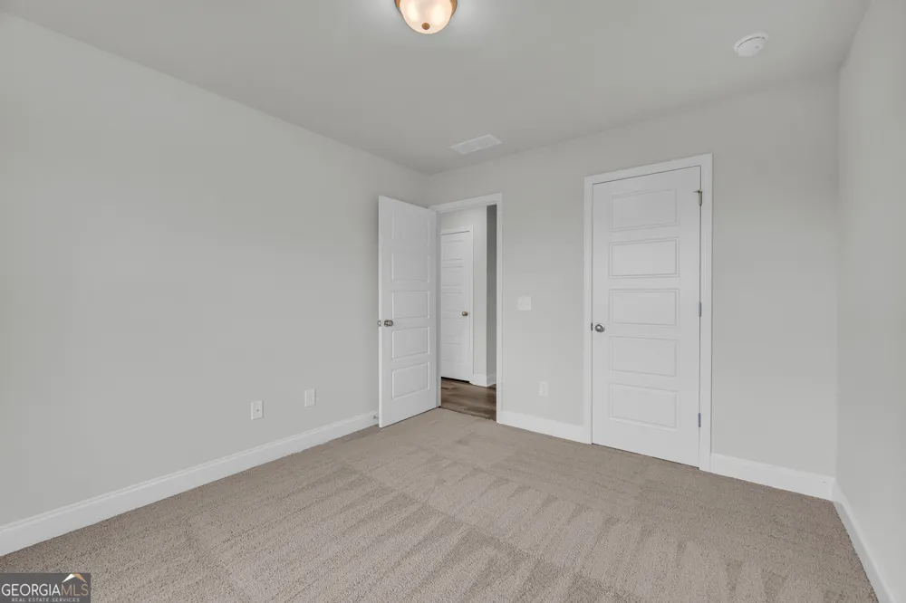 1347 S Fairview RD Lavonia, GA 30553