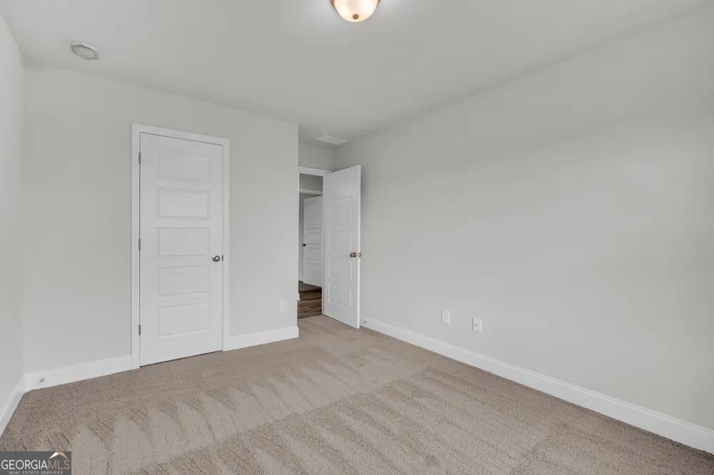 1347 S Fairview RD Lavonia, GA 30553