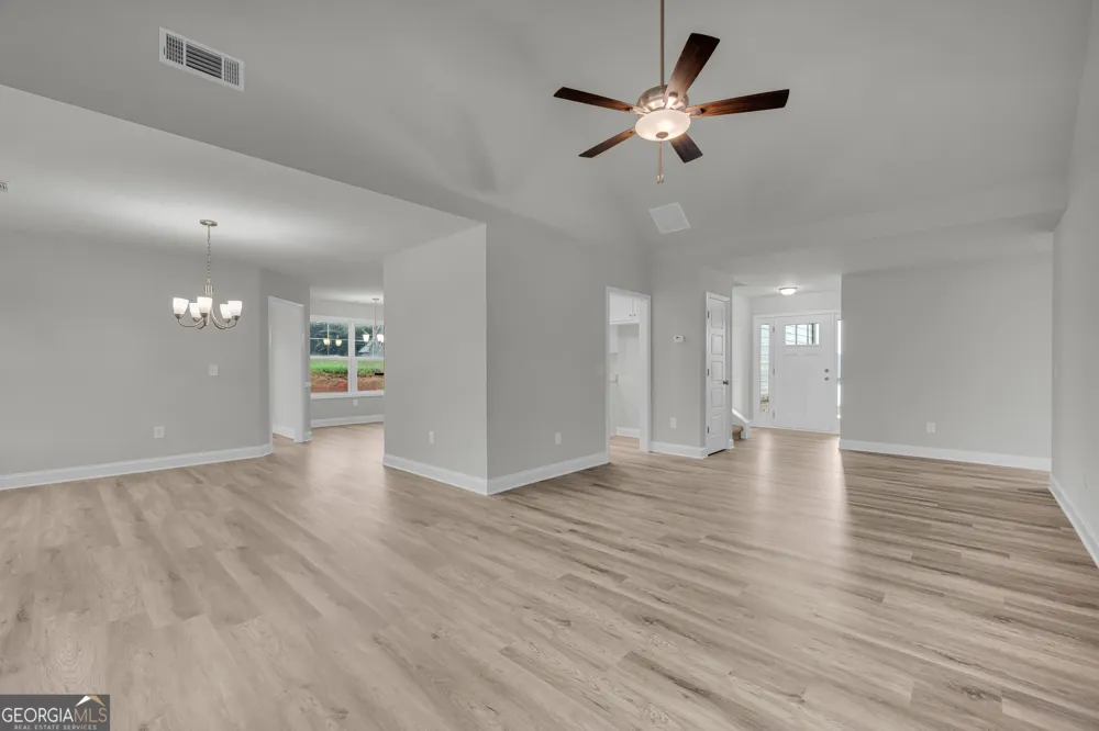 1347 S Fairview RD Lavonia, GA 30553