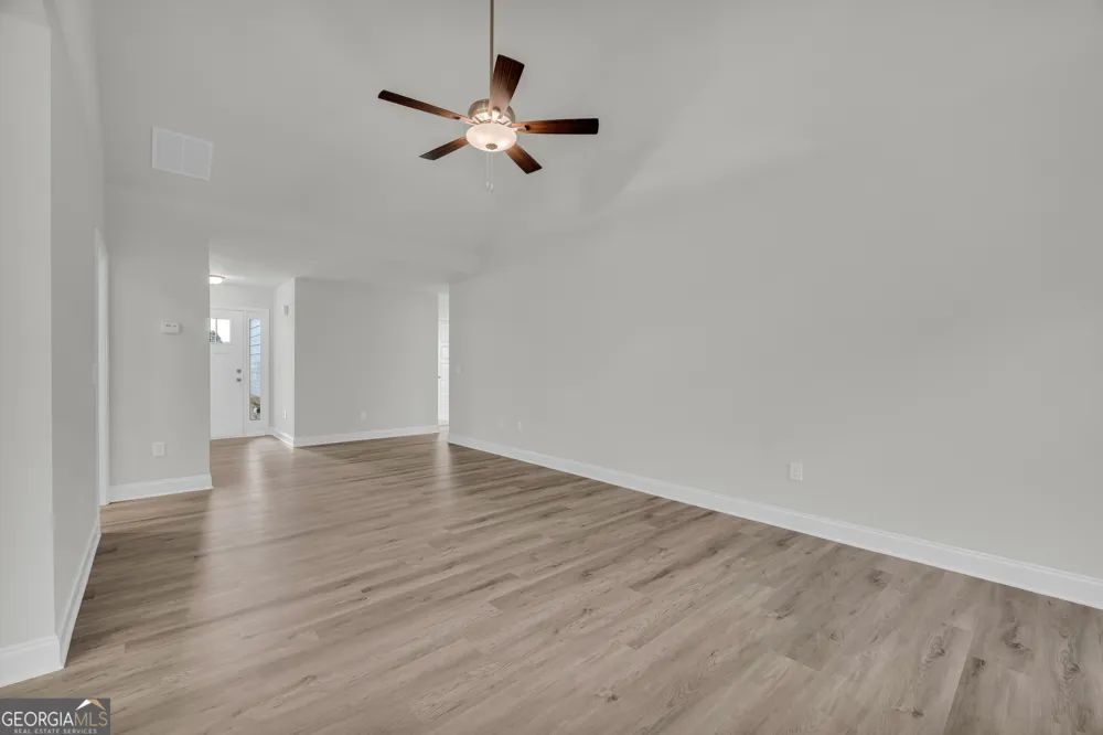 1347 S Fairview RD Lavonia, GA 30553