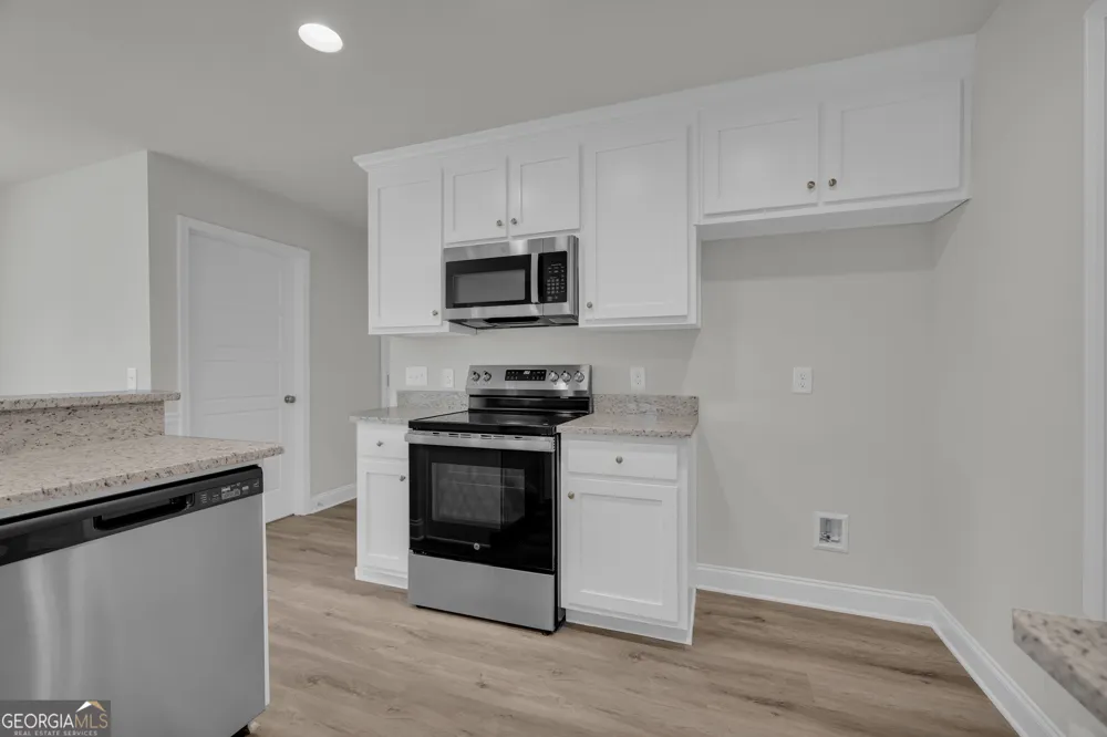 1347 S Fairview RD Lavonia, GA 30553