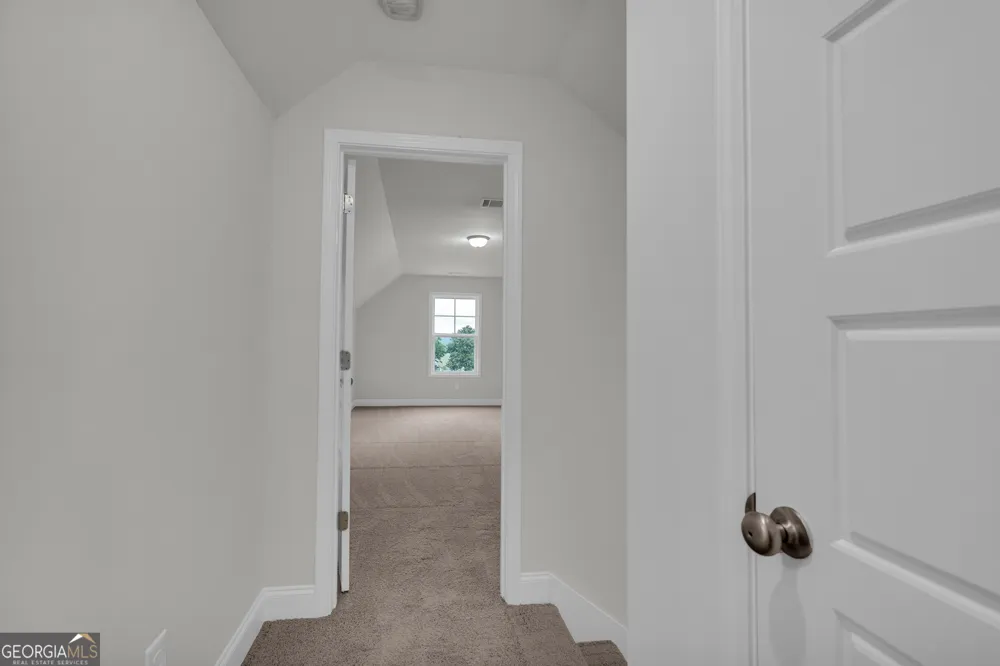 1347 S Fairview RD Lavonia, GA 30553