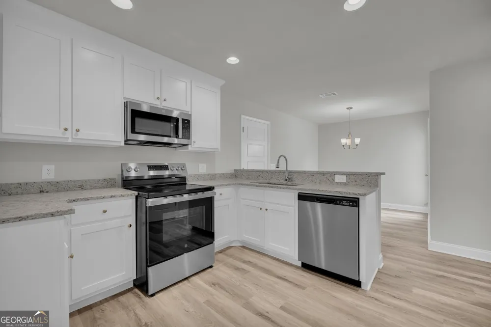 1331 S Fairview RD Lavonia, GA 30553