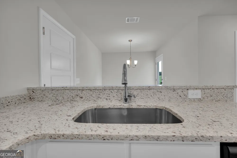1331 S Fairview RD Lavonia, GA 30553