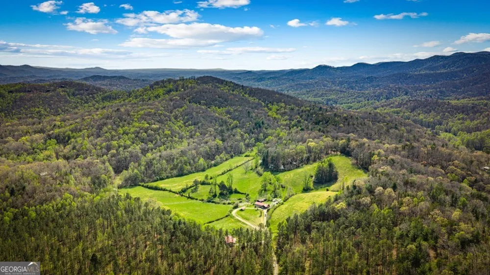 384 Maxwell RD Blue Ridge, GA 30513