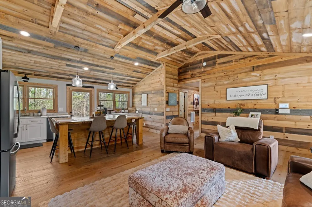 384 Maxwell RD Blue Ridge, GA 30513