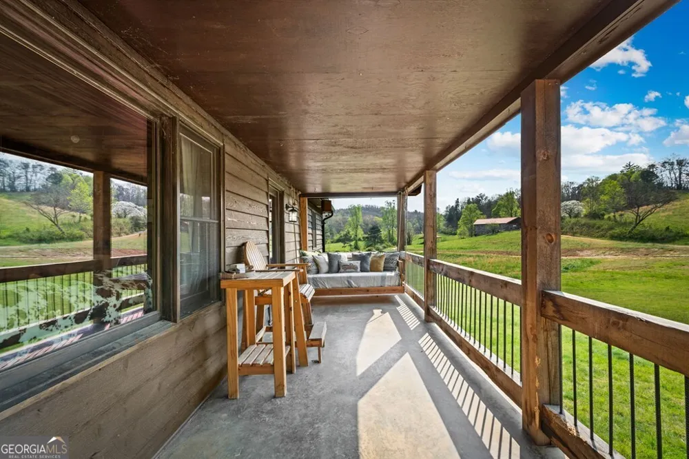 384 Maxwell RD Blue Ridge, GA 30513