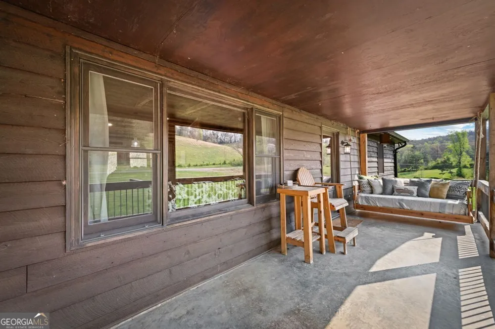 384 Maxwell RD Blue Ridge, GA 30513