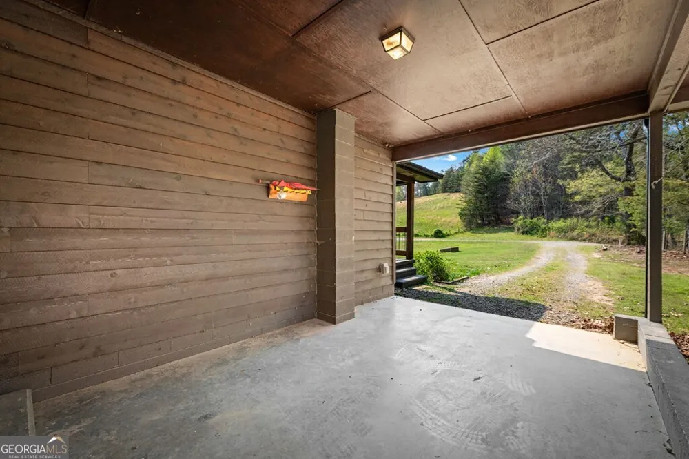 384 Maxwell RD Blue Ridge, GA 30513