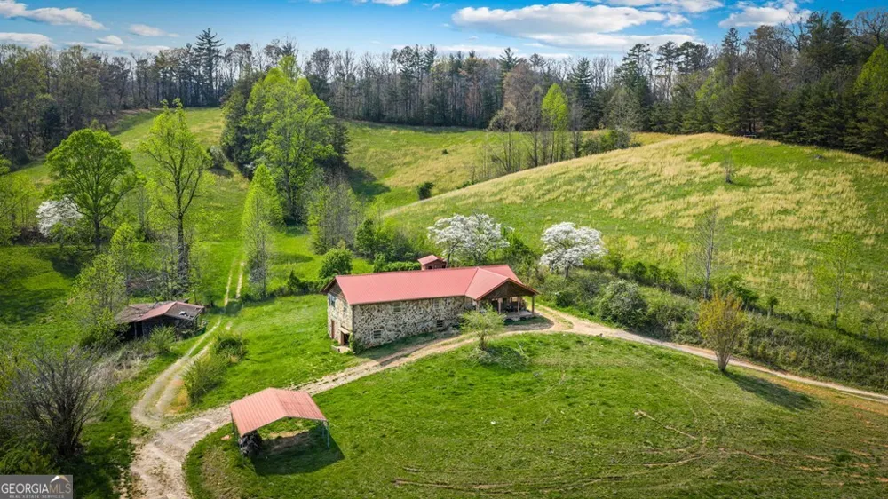 384 Maxwell RD Blue Ridge, GA 30513