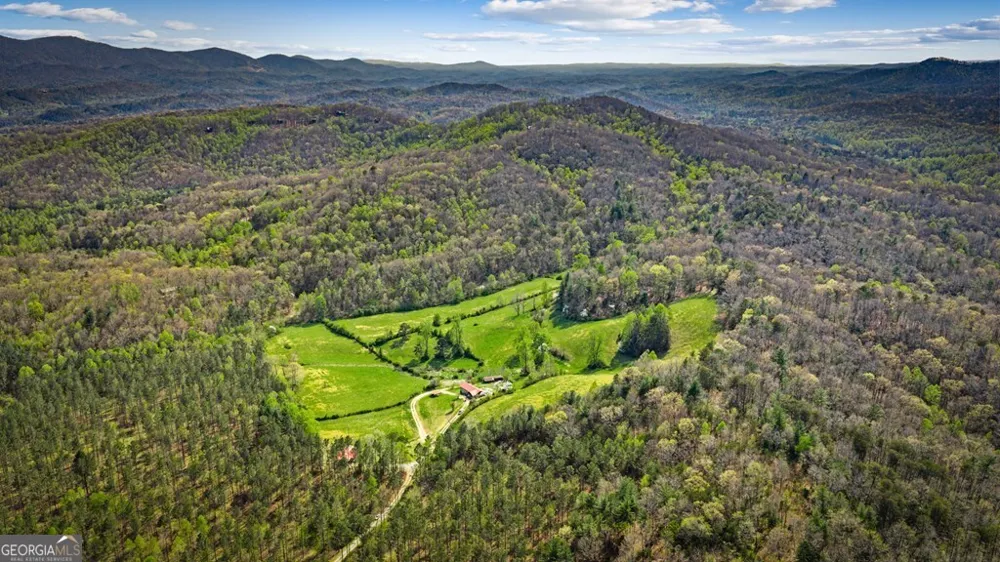 384 Maxwell RD Blue Ridge, GA 30513