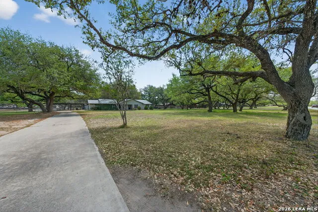 100 Crestline Pleasanton, TX 78064